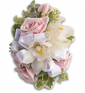 Dreamy Pink Wristlet in Kentwood LA, Glenda's Flowers & Gifts, LLC