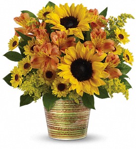 Teleflora's Grand Sunshine Bouquet in Kentwood LA, Glenda's Flowers & Gifts, LLC